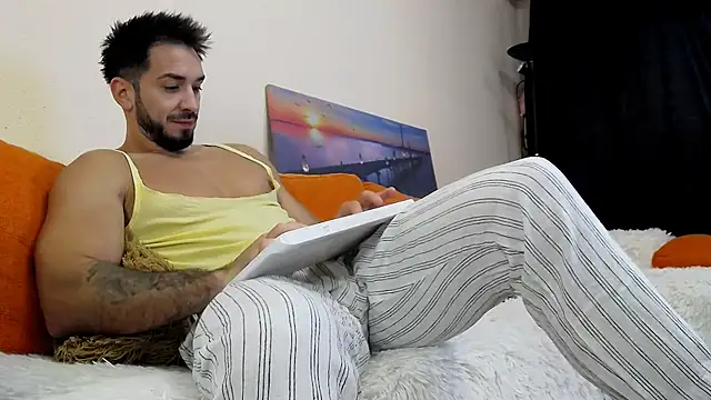 MichaelWills online show from November 6, 2025, 5:30 am