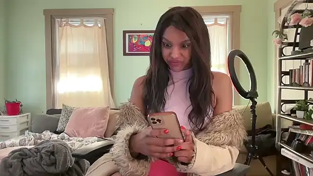 Snapshot of queendab626 chatting on March 19, 2025, 12:01 pm queendab626 online show from March 19, 2025, 12:01 pm