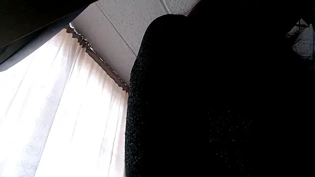 Juls winter  online show from October 20, 2025, 6:08 pm