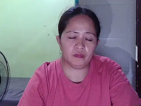 Snapshot of sweetlady_pinay chatting on November 12, 2025, 10:48 am sweetlady pinay online show from November 12, 2025, 10:48 am