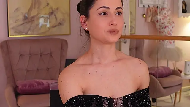 Snapshot of OliviaSirena chatting on November 28, 2025, 11:07 pm OliviaSirena online show from November 28, 2025, 11:07 pm