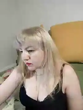 stefanyharper16 online show from December 1, 2025, 4:45 pm