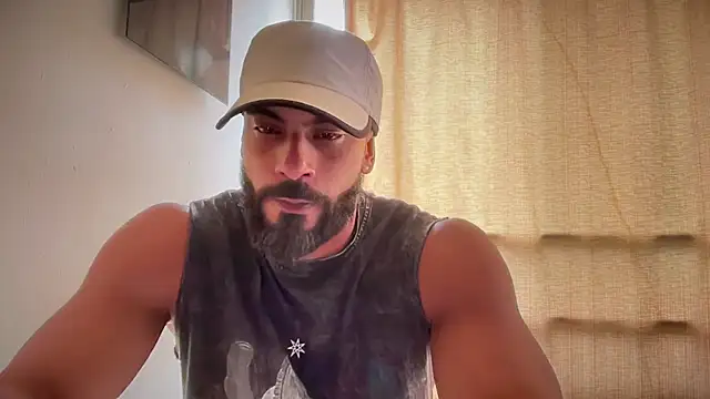 Snapshot of romeolovedark chatting on May 1, 2026, 2:43 pm romeolovedark online show from May 1, 2026, 2:43 pm