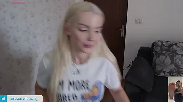 Goddess Tina online show from October 30, 2025, 7:54 am