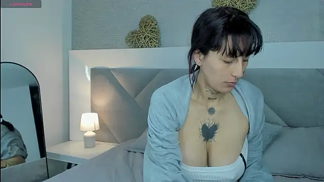 Mariana Joness online show from February 1, 2026, 3:05 am