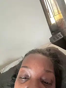 Snapshot of ChocolateBuns101 chatting on December 25, 2024, 4:54 pm ChocolateBuns101 online show from December 25, 2024, 4:54 pm