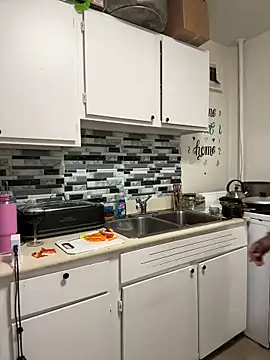 Snapshot of ChocolateBuns101 chatting on December 27, 2024, 1:32 am ChocolateBuns101 online show from December 27, 2024, 1:32 am