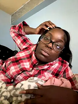 Snapshot of ChocolateBuns101 chatting on November 12, 2025, 1:55 pm ChocolateBuns101 online show from November 12, 2025, 1:55 pm