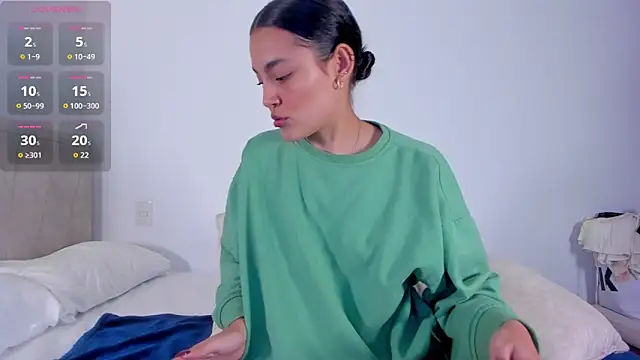 Snapshot of TIFFANYRUSSO chatting on November 24, 2025, 4:12 am TIFFANYRUSSO online show from November 24, 2025, 4:12 am