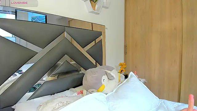 lexa cooper online show from February 7, 2025, 8:20 pm