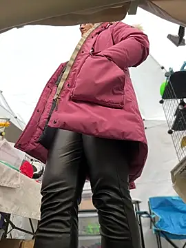 Snapshot of DaisyVibesss chatting on February 23, 2025, 10:06 am DaisyVibesss online show from February 23, 2025, 10:06 am