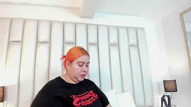 aandreaperez online show from September 20, 2025, 12:28 pm