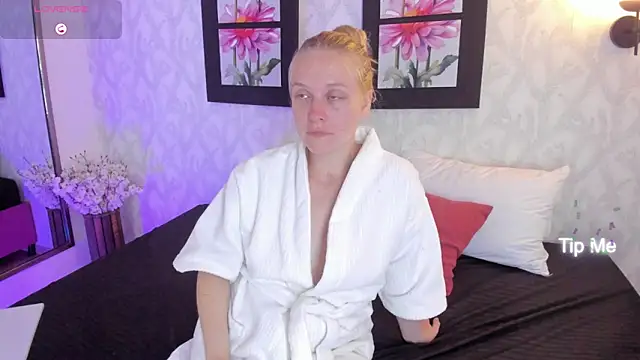 EmilySumer online show from March 20, 2025, 5:57 am