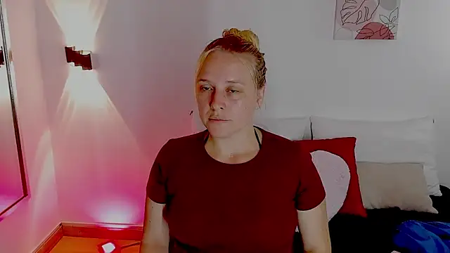 Snapshot of EmilySumer chatting on May 15, 2026, 10:17 pm EmilySumer online show from May 15, 2026, 10:17 pm