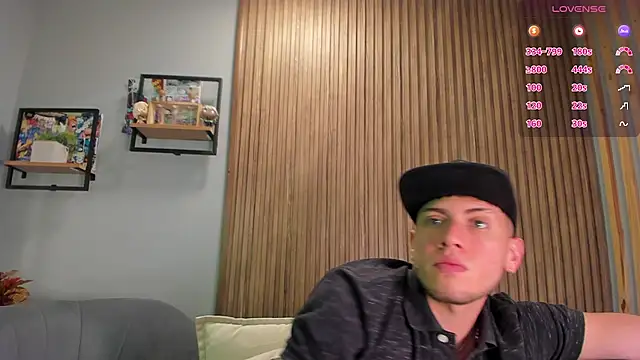 Snapshot of SebastianMaximoff chatting on December 19, 2024, 3:08 pm SebastianMaximoff online show from December 19, 2024, 3:08 pm