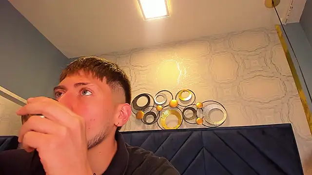 Snapshot of SebastianMaximoff chatting on December 27, 2024, 11:39 am SebastianMaximoff online show from December 27, 2024, 11:39 am