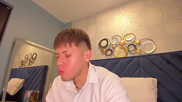 Snapshot of SebastianMaximoff chatting on January 10, 2025, 12:04 pm SebastianMaximoff online show from January 10, 2025, 12:04 pm