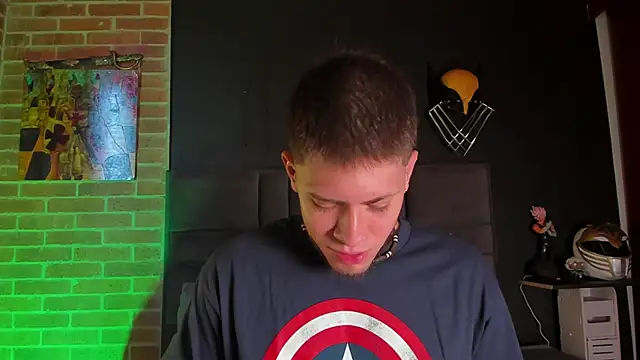 Snapshot of SebastianMaximoff chatting on February 1, 2025, 2:13 pm SebastianMaximoff online show from February 1, 2025, 2:13 pm