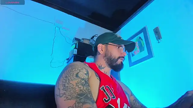 CamiloGray  online show from October 15, 2025, 1:55 pm