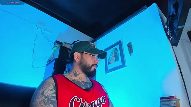 CamiloGray  online show from October 21, 2025, 1:56 pm