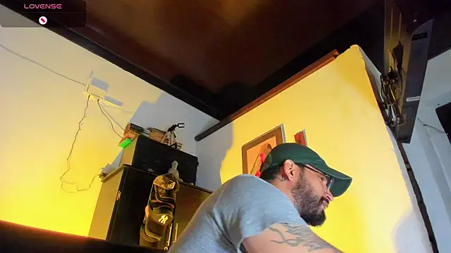 CamiloGray  online show from October 28, 2025, 2:09 pm