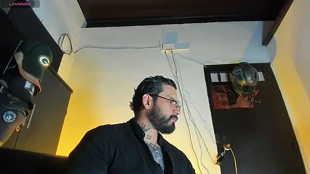 CamiloGray  online show from December 22, 2025, 2:58 pm