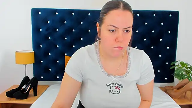 Snapshot of EvaLick chatting on February 3, 2026, 7:24 am EvaLick online show from February 3, 2026, 7:24 am