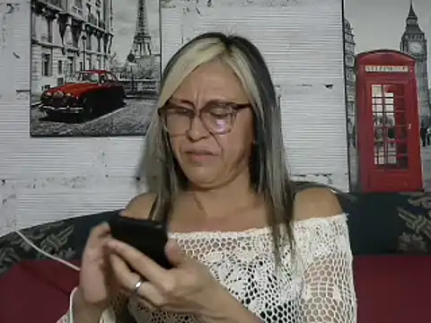 divahot08 online show from December 7, 2024, 9:22 pm