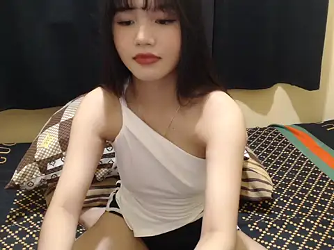 x brittany x online show from December 1, 2025, 3:06 pm