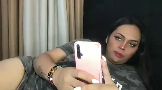 Snapshot of _MissKhimberlyXxx_ chatting on February 23, 2025, 4:35 pm MissKhimberlyXxx online show from February 23, 2025, 4:35 pm