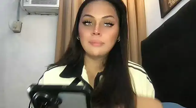 Snapshot of _MissKhimberlyXxx_ chatting on February 28, 2025, 8:39 pm MissKhimberlyXxx online show from February 28, 2025, 8:39 pm