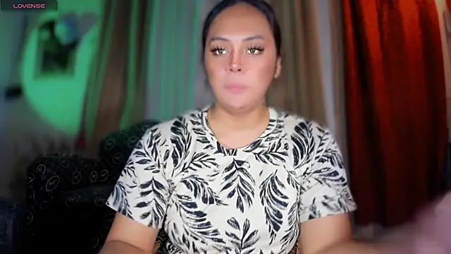 Snapshot of _MissKhimberlyXxx_ chatting on December 18, 2025, 8:15 pm MissKhimberlyXxx online show from December 18, 2025, 8:15 pm