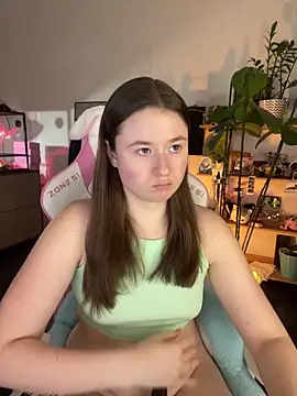 Snapshot of sweetest_pie chatting on February 28, 2026, 7:26 pm sweetest pie online show from February 28, 2026, 7:26 pm