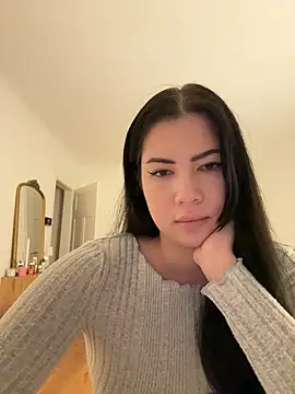 clairewntr online show from January 14, 2025, 7:53 pm