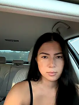 clairewntr online show from October 12, 2025, 4:39 pm