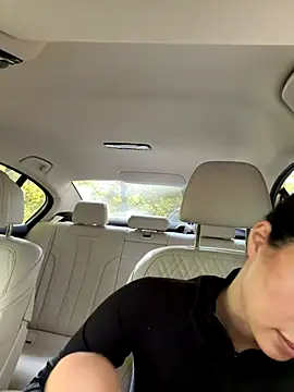 clairewntr online show from October 19, 2025, 2:18 pm