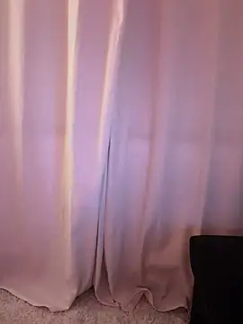 Snapshot of clairewntr chatting on April 20, 2026, 8:32 pm clairewntr online show from April 20, 2026, 8:32 pm