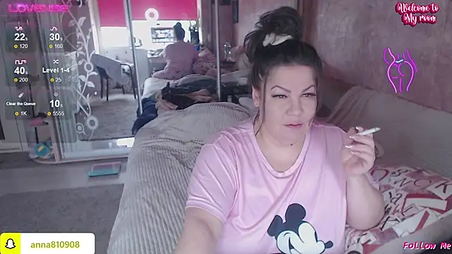 femme fatale1 online show from February 8, 2026, 7:01 am