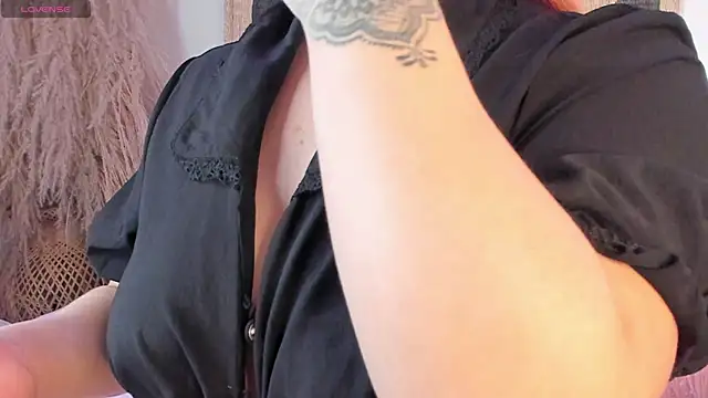 SophieRossi online show from March 5, 2025, 4:34 am