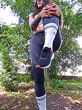 Snapshot of Yuky_ta chatting on February 23, 2025, 2:46 pm Yuky ta online show from February 23, 2025, 2:46 pm