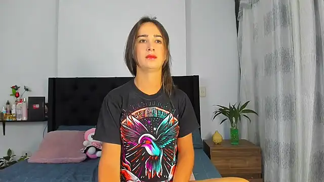 Snapshot of AndreaStivens chatting on October 3, 2025, 8:55 am AndreaStivens online show from October 3, 2025, 8:55 am