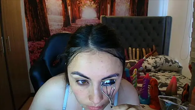 Snapshot of sofia23dirty chatting on November 16, 2025, 5:51 pm sofia23dirty online show from November 16, 2025, 5:51 pm