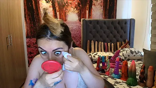 Snapshot of sofia23dirty chatting on December 5, 2025, 5:20 pm sofia23dirty online show from December 5, 2025, 5:20 pm