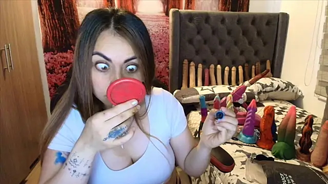 Snapshot of sofia23dirty chatting on December 16, 2025, 9:53 pm sofia23dirty online show from December 16, 2025, 9:53 pm