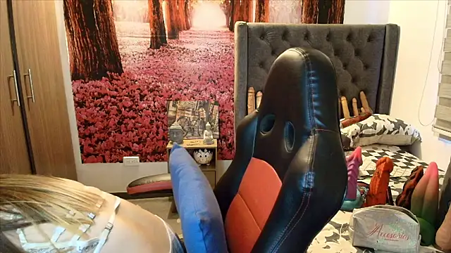 Snapshot of sofia23dirty chatting on January 14, 2026, 10:36 pm sofia23dirty online show from January 14, 2026, 10:36 pm