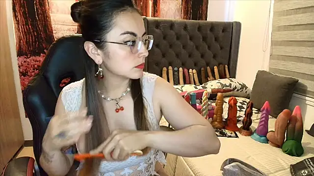 sofia23dirty online show from May 15, 2026, 5:09 pm