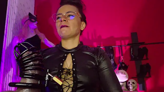 MistressSlut1 online show from February 20, 2026, 11:11 am