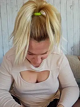 Marushka online show from October 8, 2025, 8:56 am