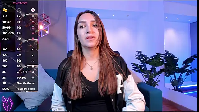 miataylorr1 online show from November 29, 2025, 11:13 am