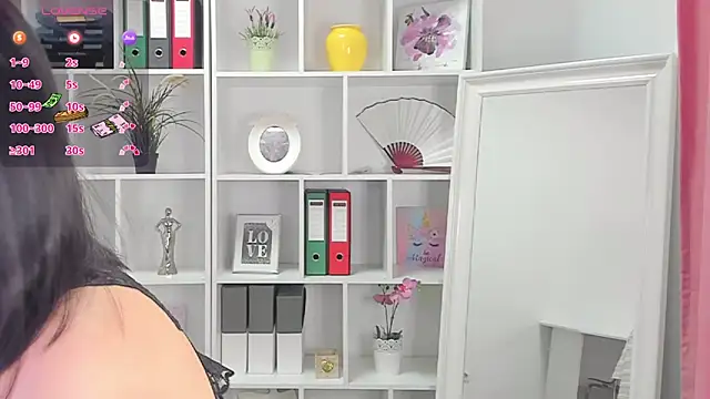 Snapshot of EmaBrownie chatting on March 19, 2025, 6:55 pm EmaBrownie online show from March 19, 2025, 6:55 pm